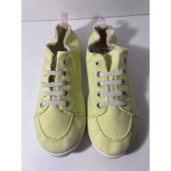 Vionic beach lime Green Canvas Sneakers - Picture 1 of 8